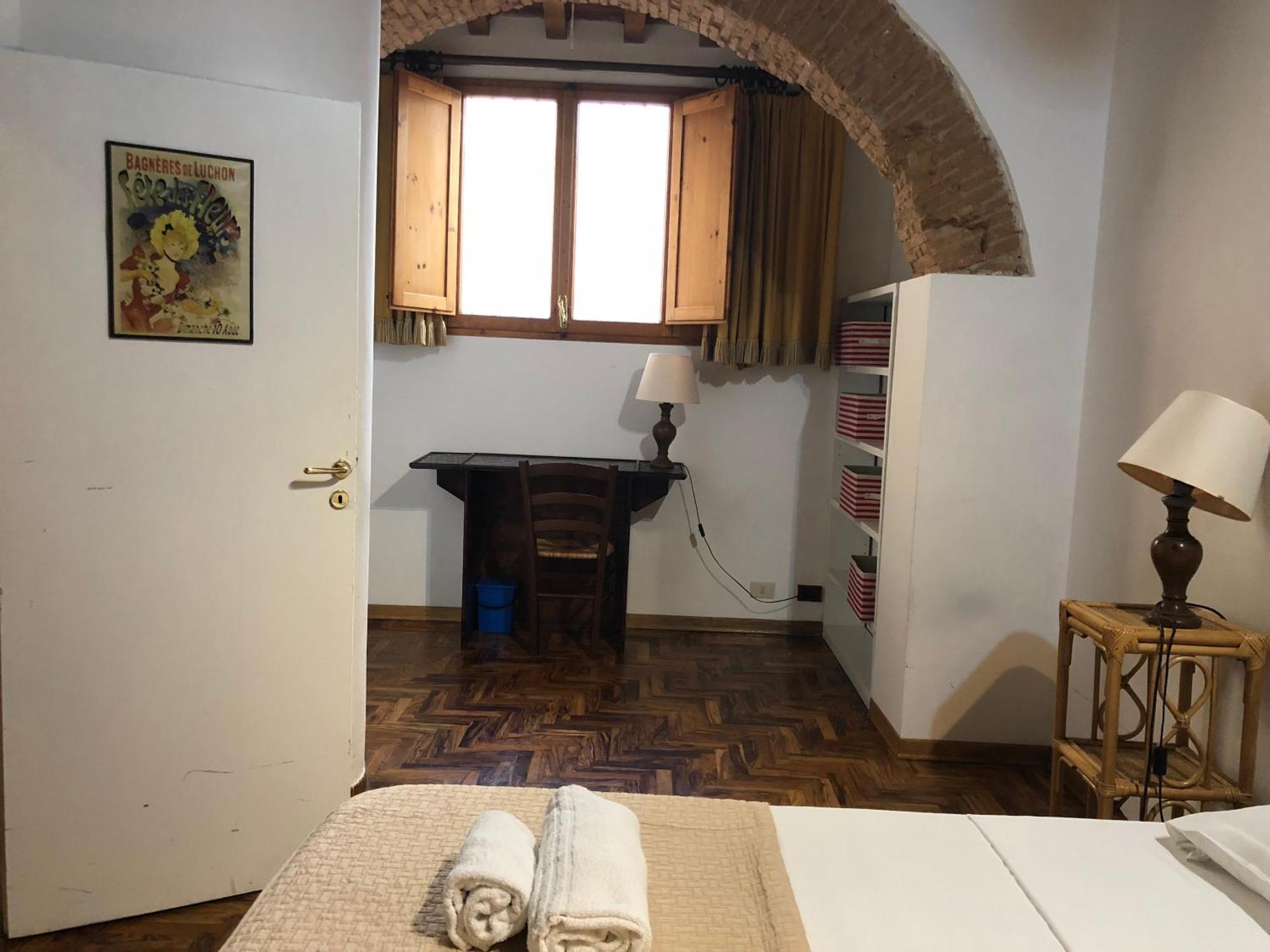 Coach 8 Apartment Florence